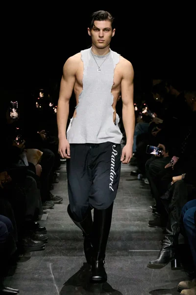 Look 33